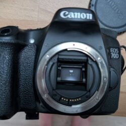 Canon 70D, divers objectifs, microphones, 2 batteries 2