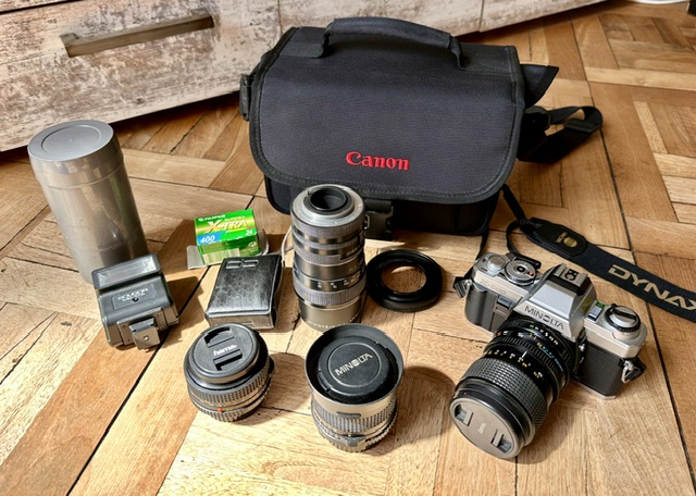 Minolta analog Kamera X-500 + 4 Objektive + Zubehör