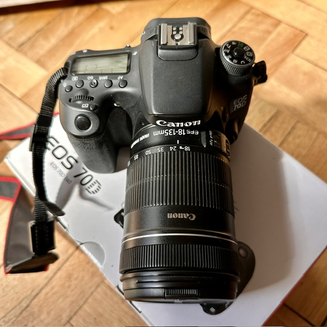 Canon EOS 70D mit 2 Canon-Objektiven und Zubehör