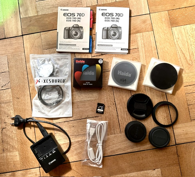 Canon EOS 70D mit 2 Canon-Objektiven und Zubehör
