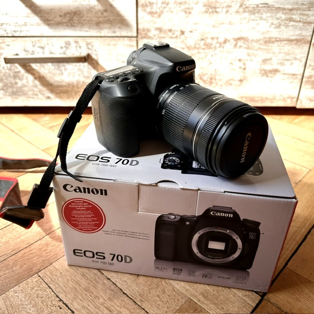 Canon EOS 70D mit 2 Canon-Objektiven und Zubehör