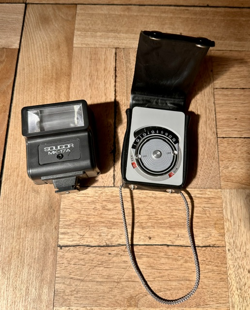Minolta analog Kamera X-500 + 4 Objektive + Zubehör