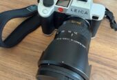Leica SL2 silber mit Leica Vario-Elmarit-SL 24–70 mm f/2.8 ASPH.