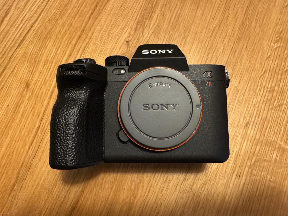 NEU Sony Alpha R V