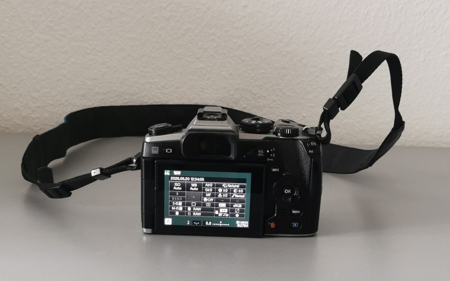Olympus OM-D E-M1 Mark II Silver Edition