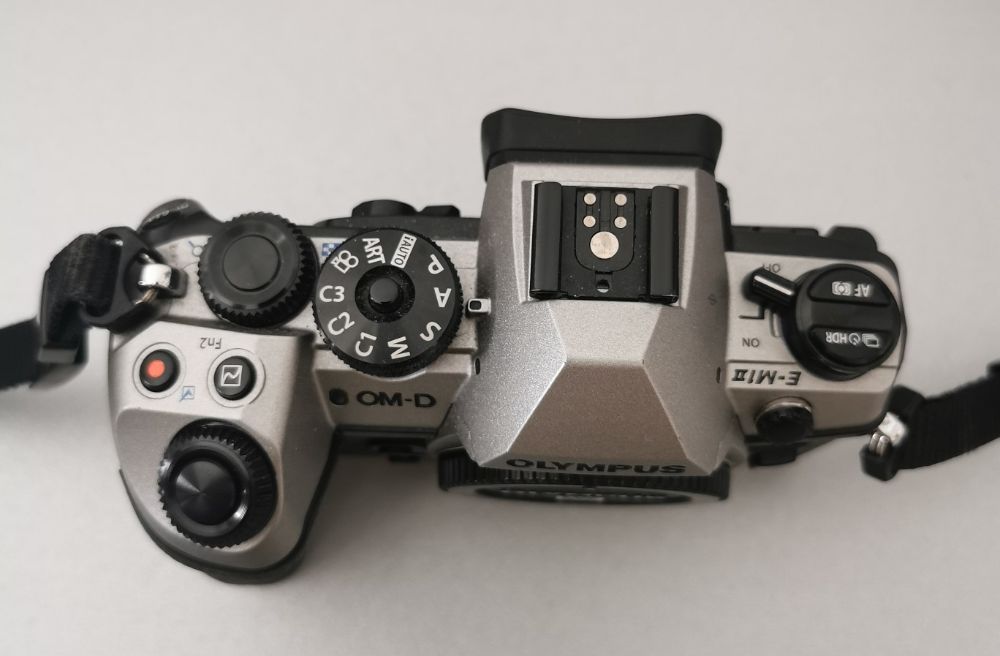 Olympus OM-D E-M1 Mark II Silver Edition