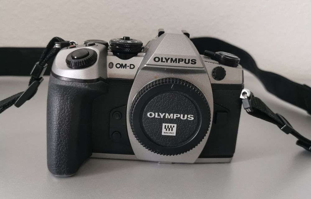 Olympus OM-D E-M1 Mark II Silver Edition