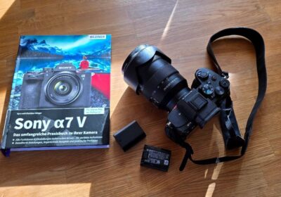 neuwertige-sony-alpha-a7-v-mit-objektiv