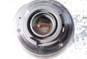 Zoom DX 18 – 105 mm mit Objektivdeckel und Sonnenblende