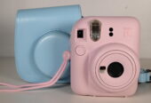 Fujifilm Instax 12 mit Tasche