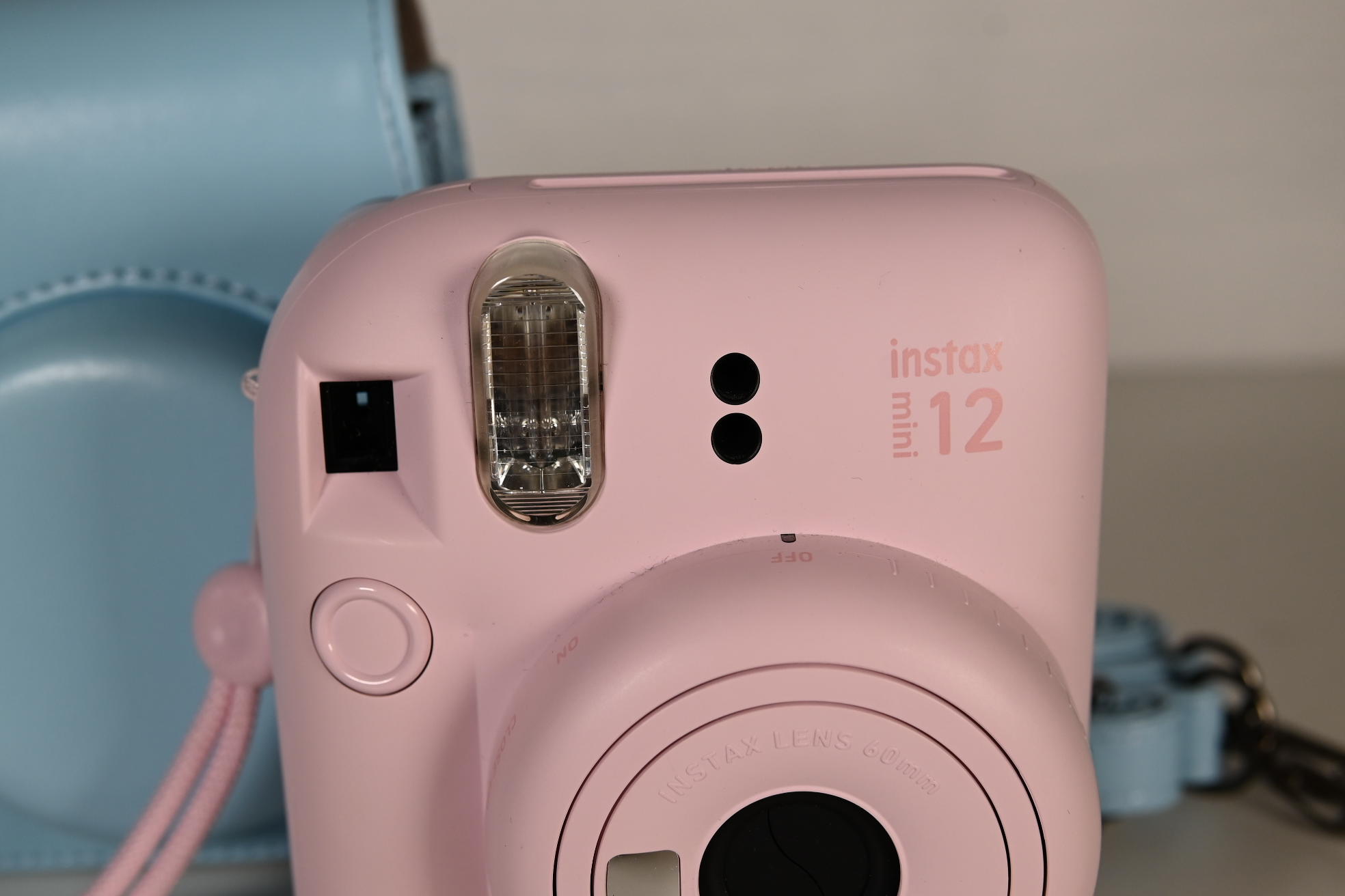 Fujifilm Instax 12 mit Tasche