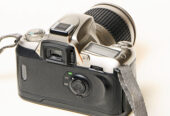 Analog-Nikon F75 fast neuwertig mit 2 Objektiven