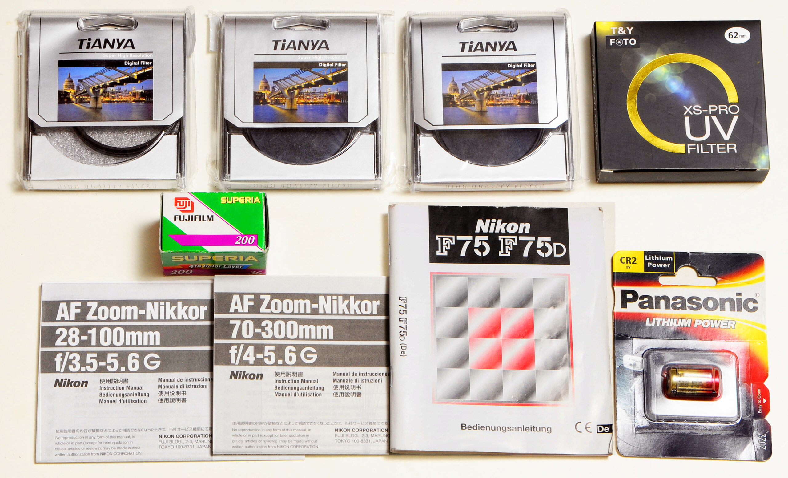 Analog-Nikon F75 fast neuwertig mit 2 Objektiven