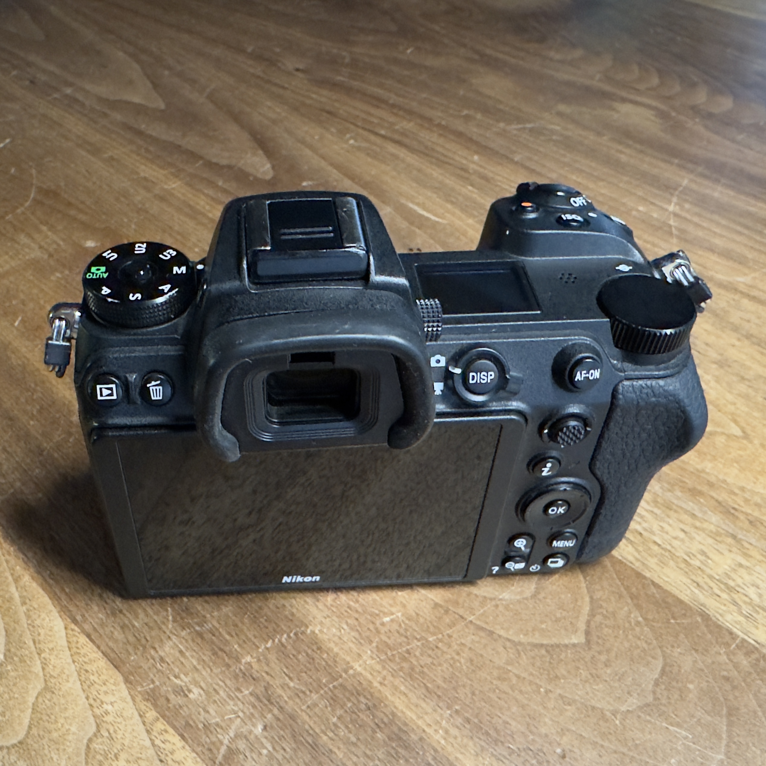 Nikon Z6II Body, 2 Akkus, Ladegerät etc.